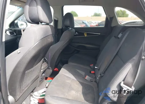 2016 Kia Sorento 3.3L Lx z USA, uszkodzony, nr VIN 5XYPGDA53GG104661